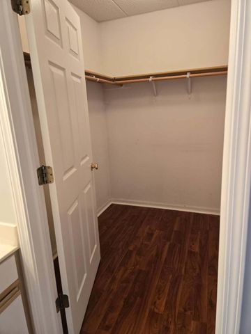 402 Sturdy Road 1d, Valparaiso, IN 46383