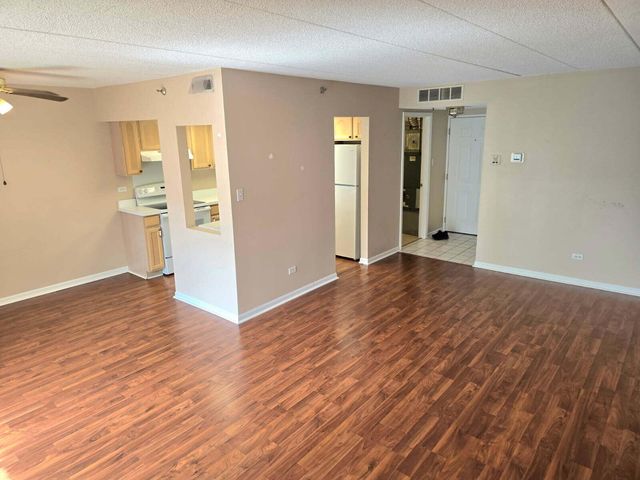 402 Sturdy Road 1d, Valparaiso, IN 46383