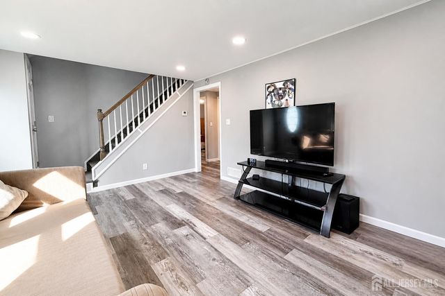 193 Old Road, Sewaren, NJ 07077