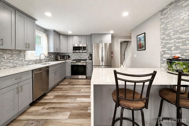 193 Old Road, Sewaren, NJ 07077