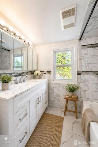 193 Old Road, Sewaren, NJ 07077