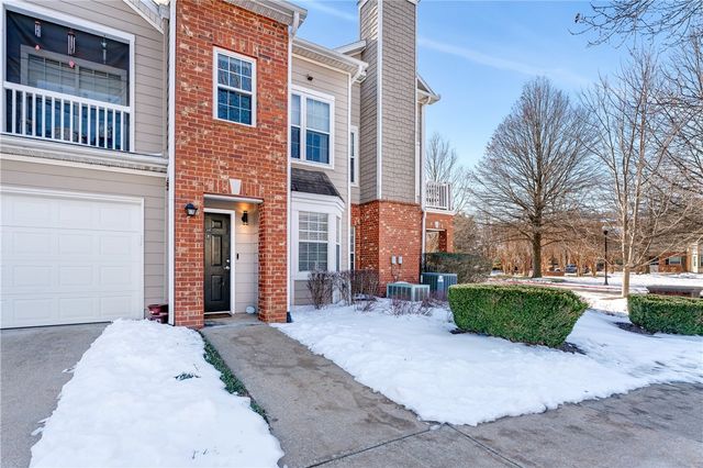 4209 NE Meadow Creek Circle 208, Fayetteville, AR 72703