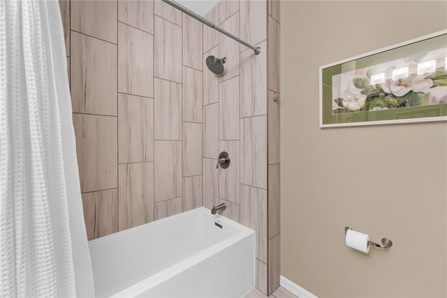 4209 NE Meadow Creek Circle 208, Fayetteville, AR 72703