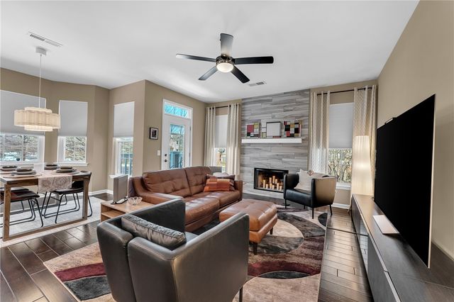 4209 NE Meadow Creek Circle 208, Fayetteville, AR 72703