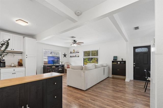 4924 45TH AVENUE N, St Petersburg, FL 33709
