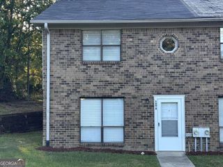 1272 Lakeview Drive NW, Conyers, GA 30012