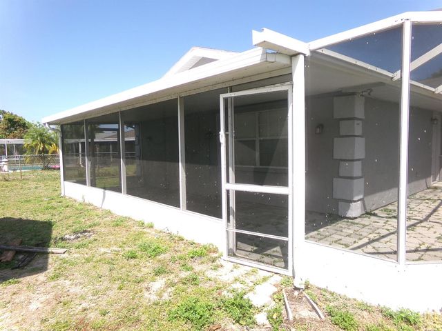 1380 SE Buckingham Terrace, Port Saint Lucie, FL 34952