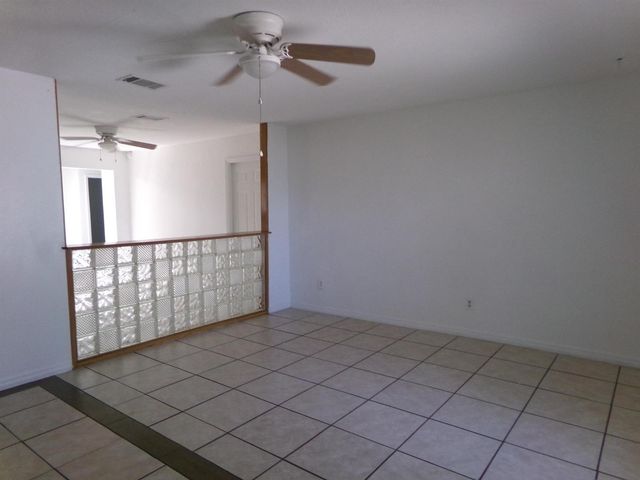 1380 SE Buckingham Terrace, Port Saint Lucie, FL 34952