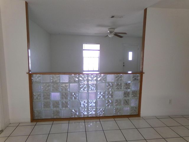 1380 SE Buckingham Terrace, Port Saint Lucie, FL 34952