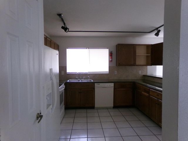 1380 SE Buckingham Terrace, Port Saint Lucie, FL 34952