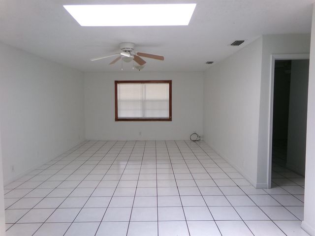 1380 SE Buckingham Terrace, Port Saint Lucie, FL 34952
