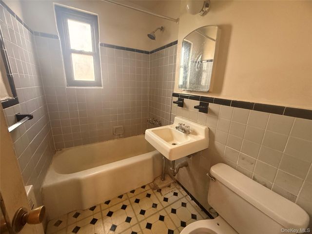 196-15 69th Avenue 2, Fresh Meadows, NY 11365