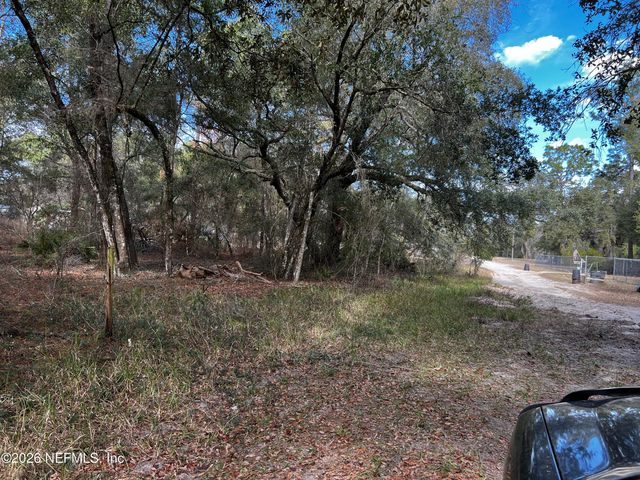 141 Woodland Lane, Hawthorne, FL 32640