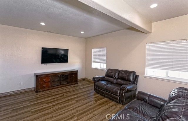 8855 Smith Road, Phelan, CA 92371