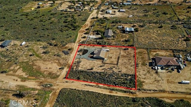 8855 Smith Road, Phelan, CA 92371