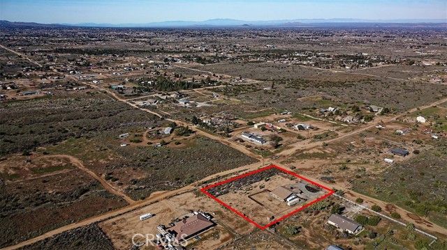 8855 Smith Road, Phelan, CA 92371