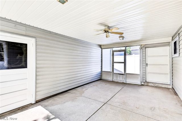 214 Oak Knoll Street, Niles, OH 44446