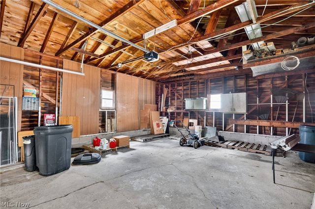 214 Oak Knoll Street, Niles, OH 44446