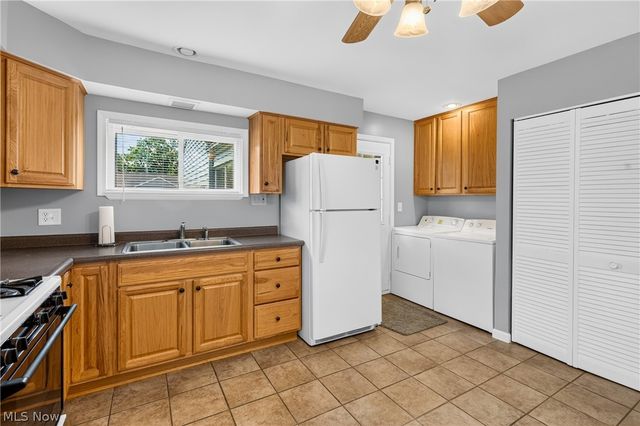 214 Oak Knoll Street, Niles, OH 44446