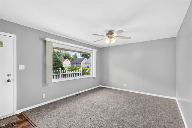 214 Oak Knoll Street, Niles, OH 44446