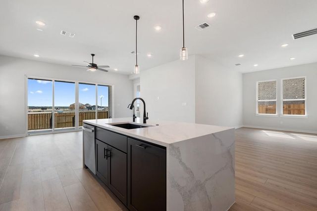 608 Leeland Drive, Liberty Hill, TX 78642