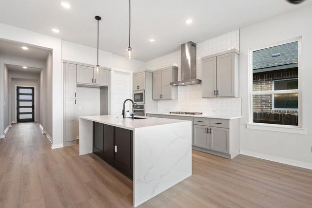 608 Leeland Drive, Liberty Hill, TX 78642