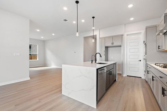 608 Leeland Drive, Liberty Hill, TX 78642