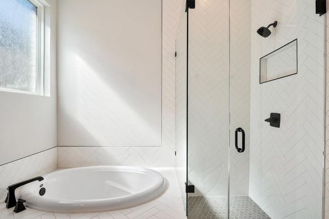 608 Leeland Drive, Liberty Hill, TX 78642