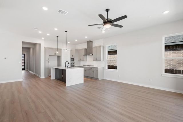 608 Leeland Drive, Liberty Hill, TX 78642