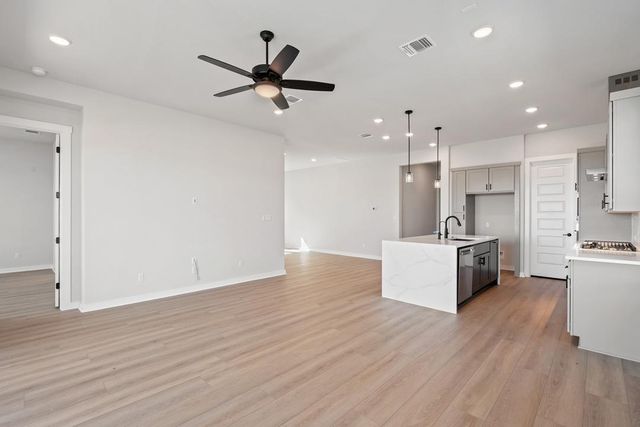 608 Leeland Drive, Liberty Hill, TX 78642