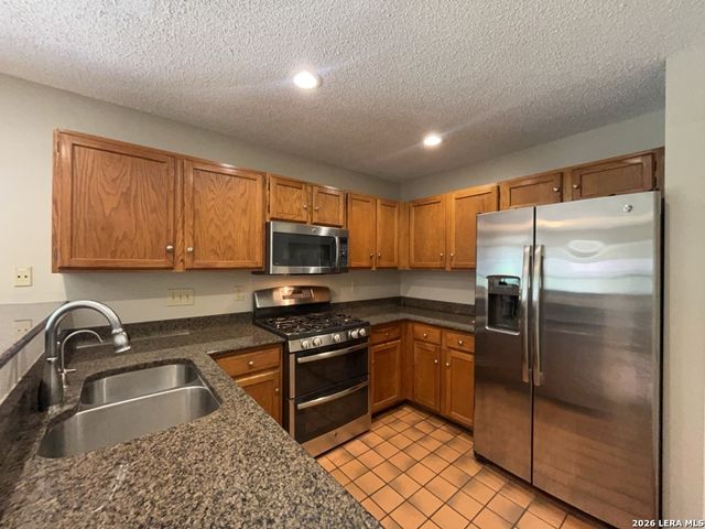 13915 Laurel Hollow Dr, San Antonio, TX 78232