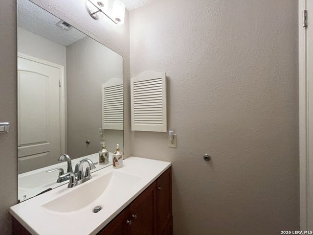 13915 Laurel Hollow Dr, San Antonio, TX 78232