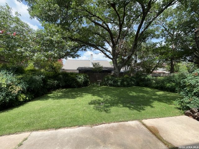 13915 Laurel Hollow Dr, San Antonio, TX 78232