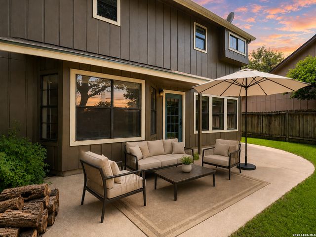13915 Laurel Hollow Dr, San Antonio, TX 78232