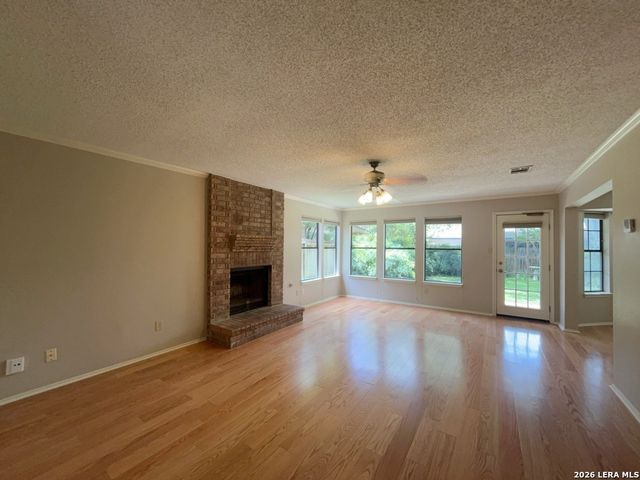 13915 Laurel Hollow Dr, San Antonio, TX 78232
