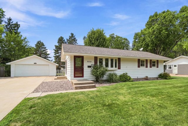 9324 10th Avenue S, Bloomington, MN 55420