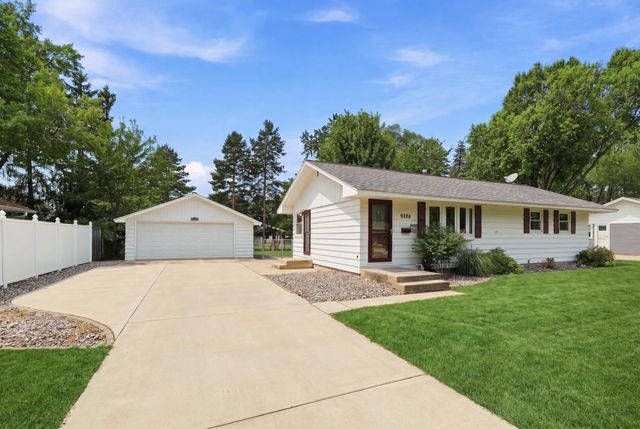 9324 10th Avenue S, Bloomington, MN 55420