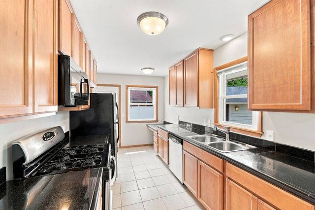 9324 10th Avenue S, Bloomington, MN 55420