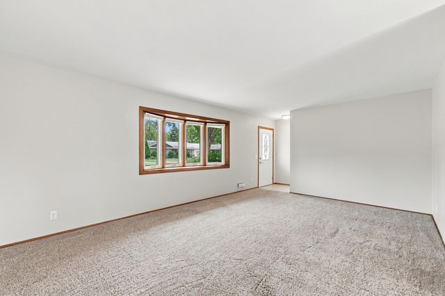 9324 10th Avenue S, Bloomington, MN 55420