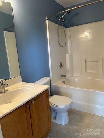 2113 Ballingarry Drive, Statesville, NC 28625