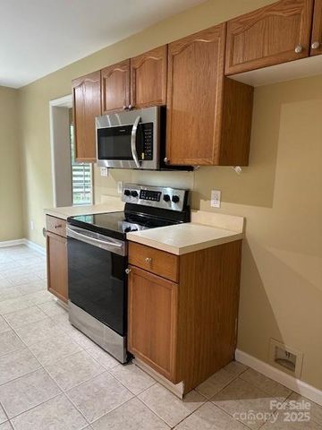 2113 Ballingarry Drive, Statesville, NC 28625