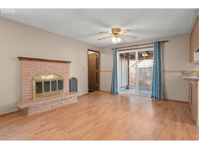 2215 PRINCETON Dr, Eugene, OR 97405