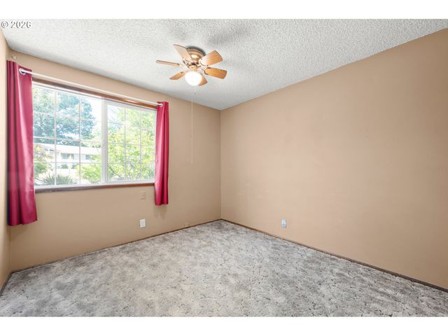 2215 PRINCETON Dr, Eugene, OR 97405