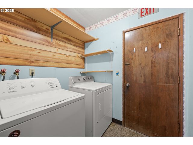 2215 PRINCETON Dr, Eugene, OR 97405