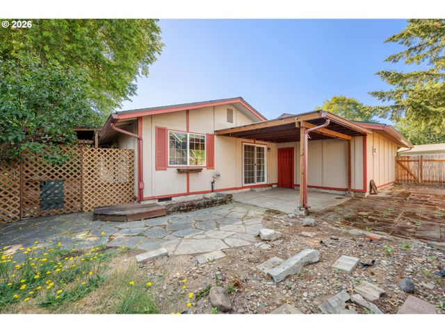 2215 PRINCETON Dr, Eugene, OR 97405
