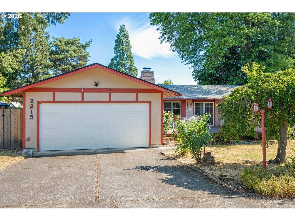 2215 PRINCETON Dr, Eugene, OR 97405