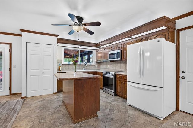 81 Cinnamon Tree Court, St Charles, MO 63304