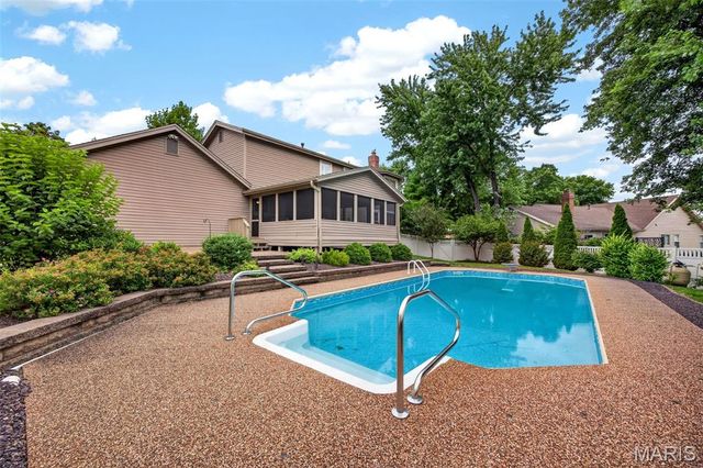 81 Cinnamon Tree Court, St Charles, MO 63304