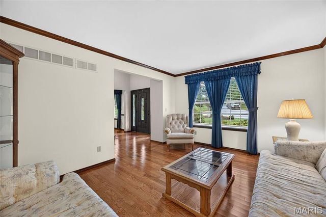 81 Cinnamon Tree Court, St Charles, MO 63304