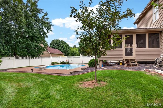 81 Cinnamon Tree Court, St Charles, MO 63304